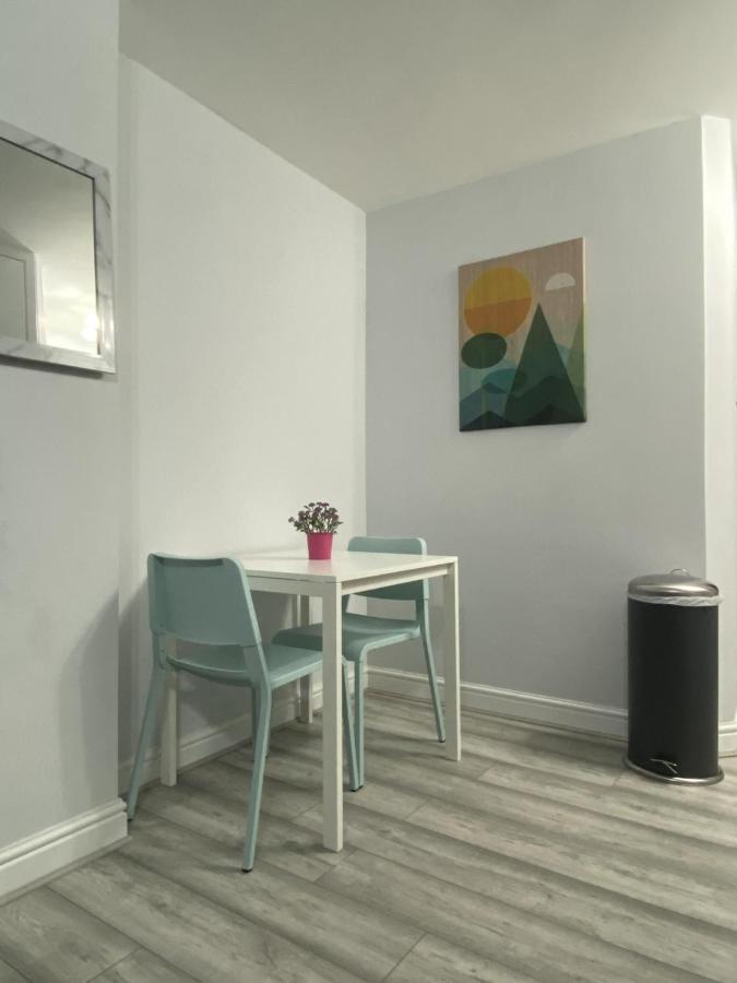 Comfortable - Cosy - Budget Studios In City Center Londra Exterior foto