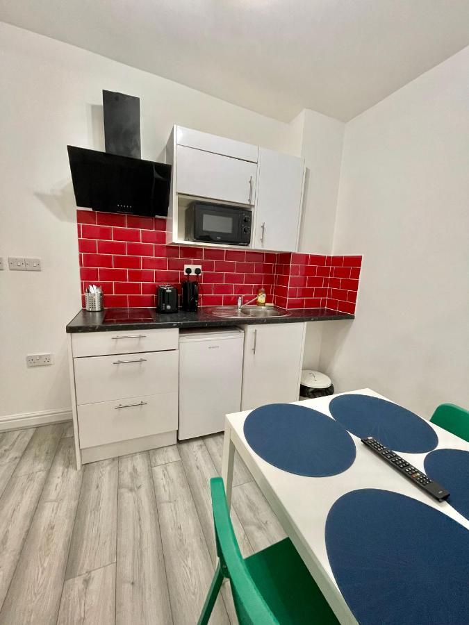 Comfortable - Cosy - Budget Studios In City Center Londra Exterior foto