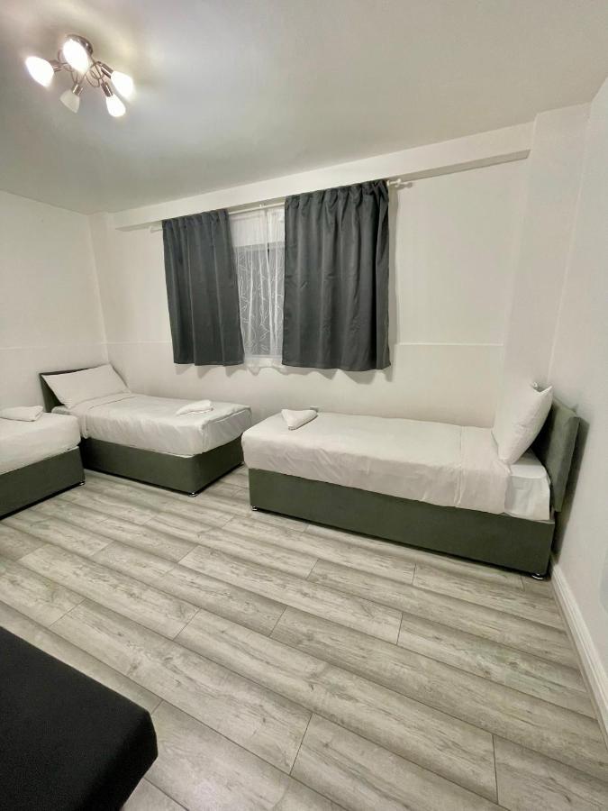 Comfortable - Cosy - Budget Studios In City Center Londra Exterior foto