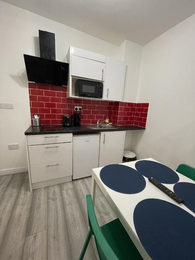 Comfortable - Cosy - Budget Studios In City Center Londra Exterior foto