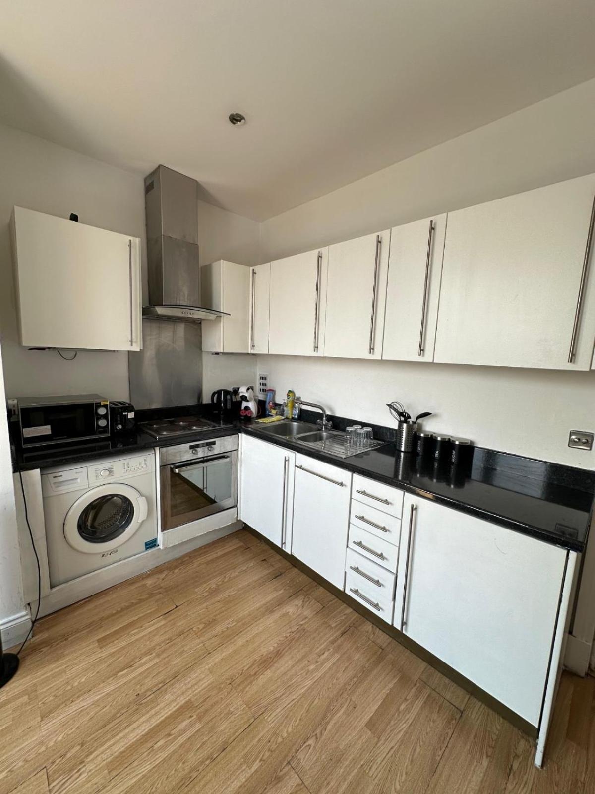 Comfortable - Cosy - Budget Studios In City Center Londra Exterior foto